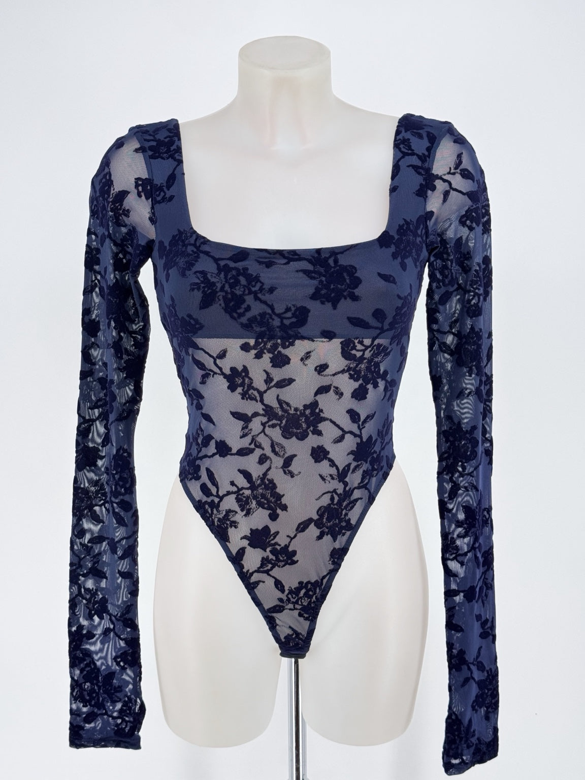 Body Celeste azul marino de tul bordado, vista frontal