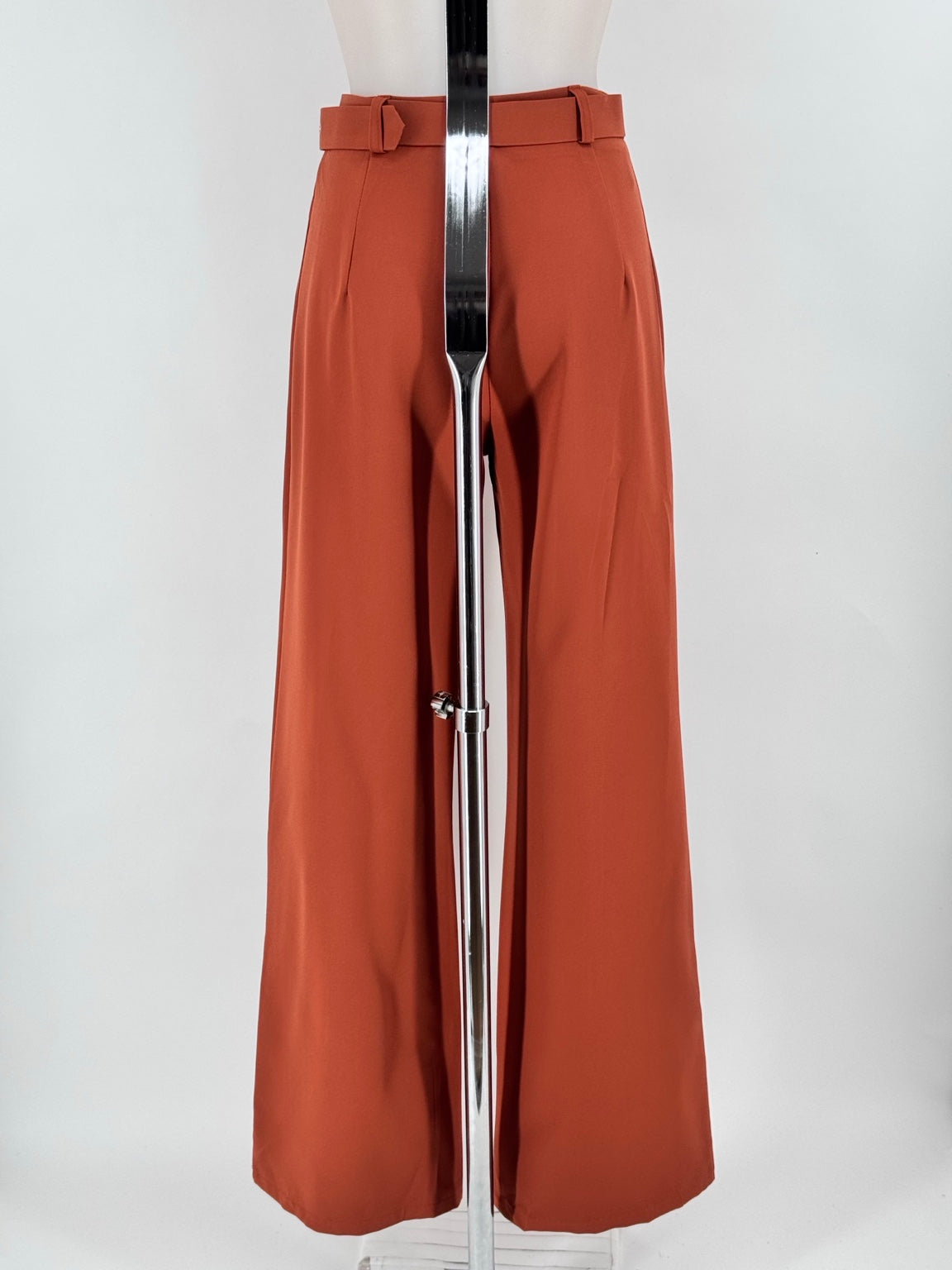 Pantalón Palazzo Siena color teja, vista de espalda