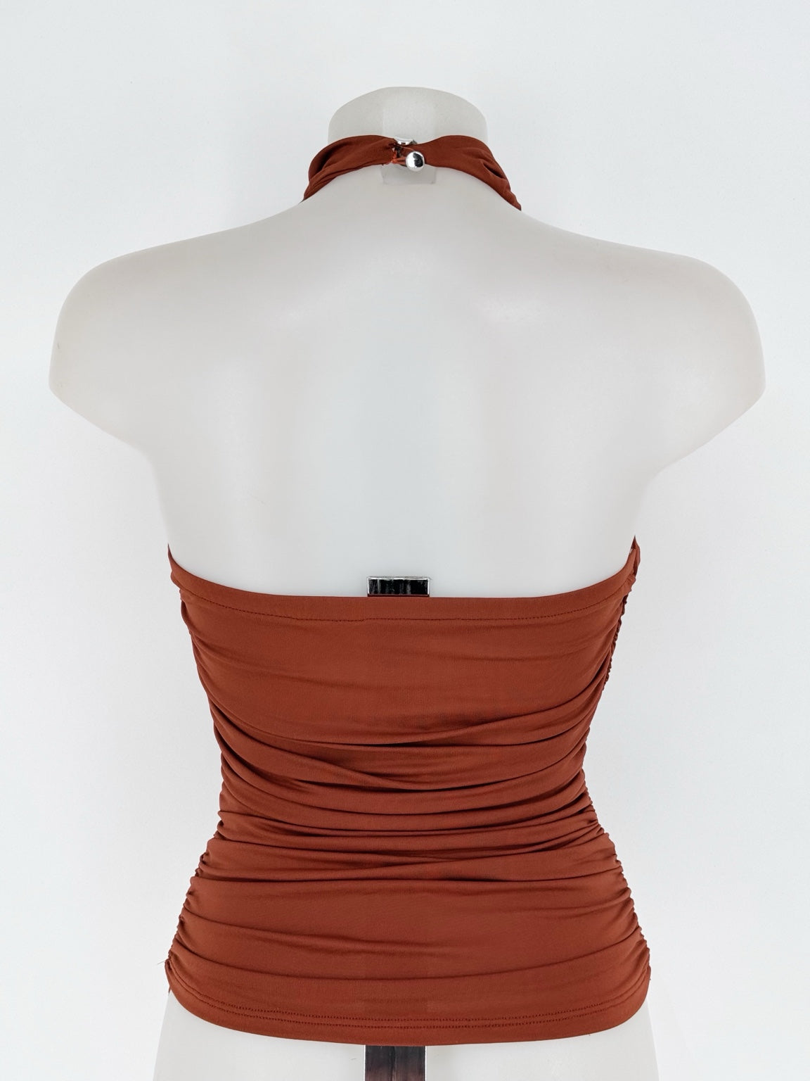 Top Halter Capri color teja, vista de espalda