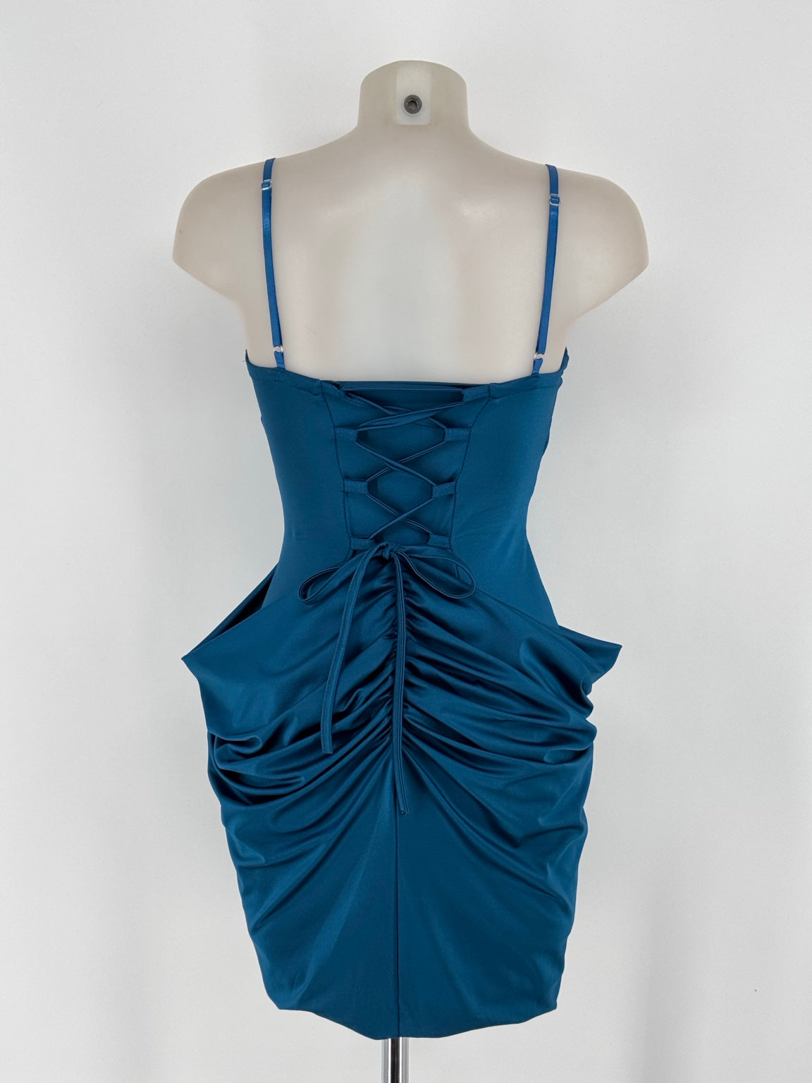 Vestido Nerano detalle espalda corsé