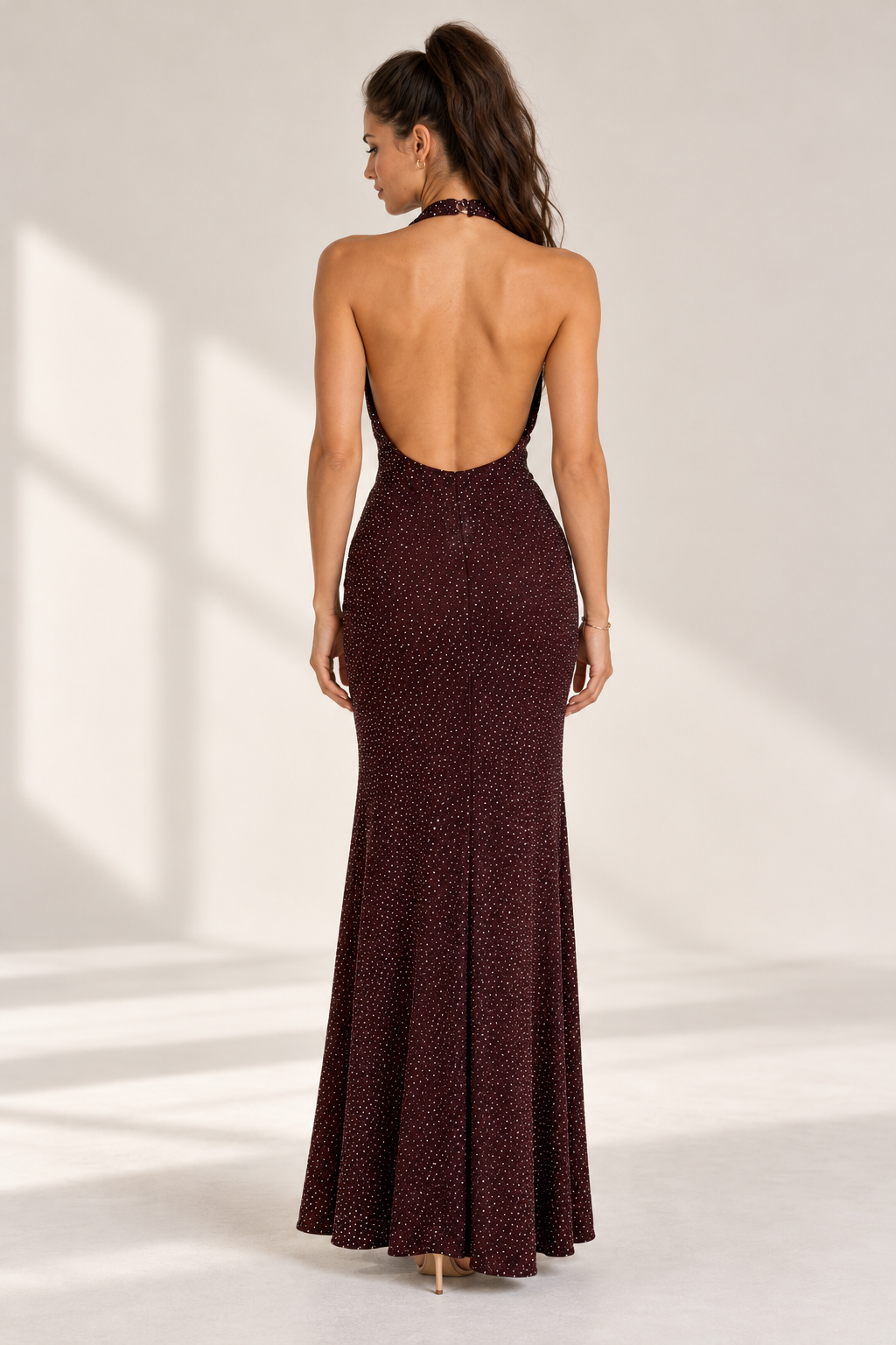 Vestido Aurora burdeos de lúrex con espalda descubierta, posterior