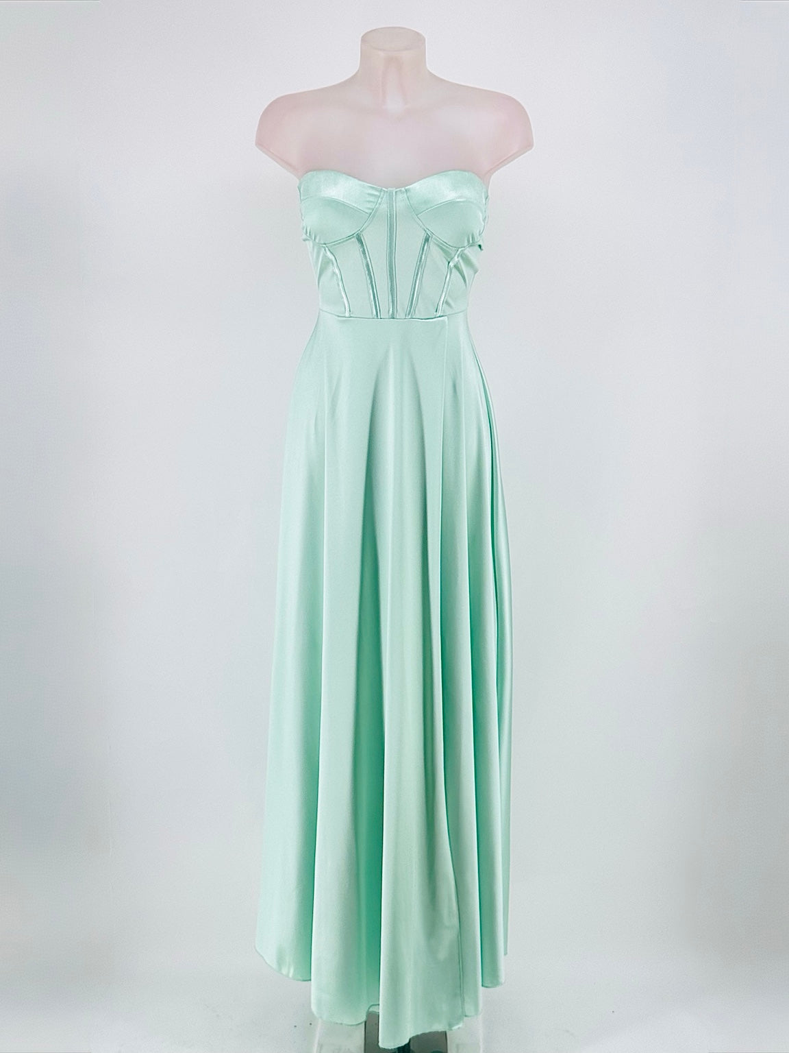 Vestido Firenze color Verde Matcha, vista frontal