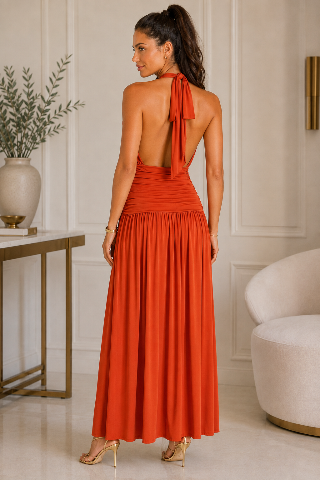 Vestido Ischia color teja con modelo de espalda