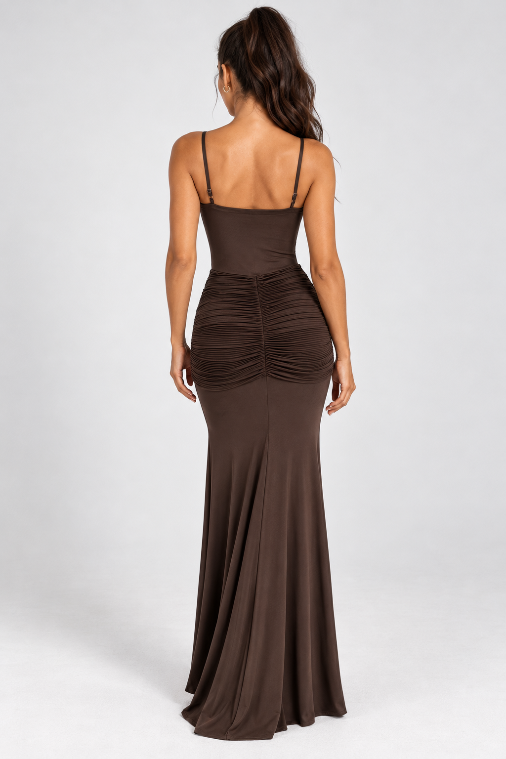Vestido Valeria largo chocolate MIAyMIA vista de espalda