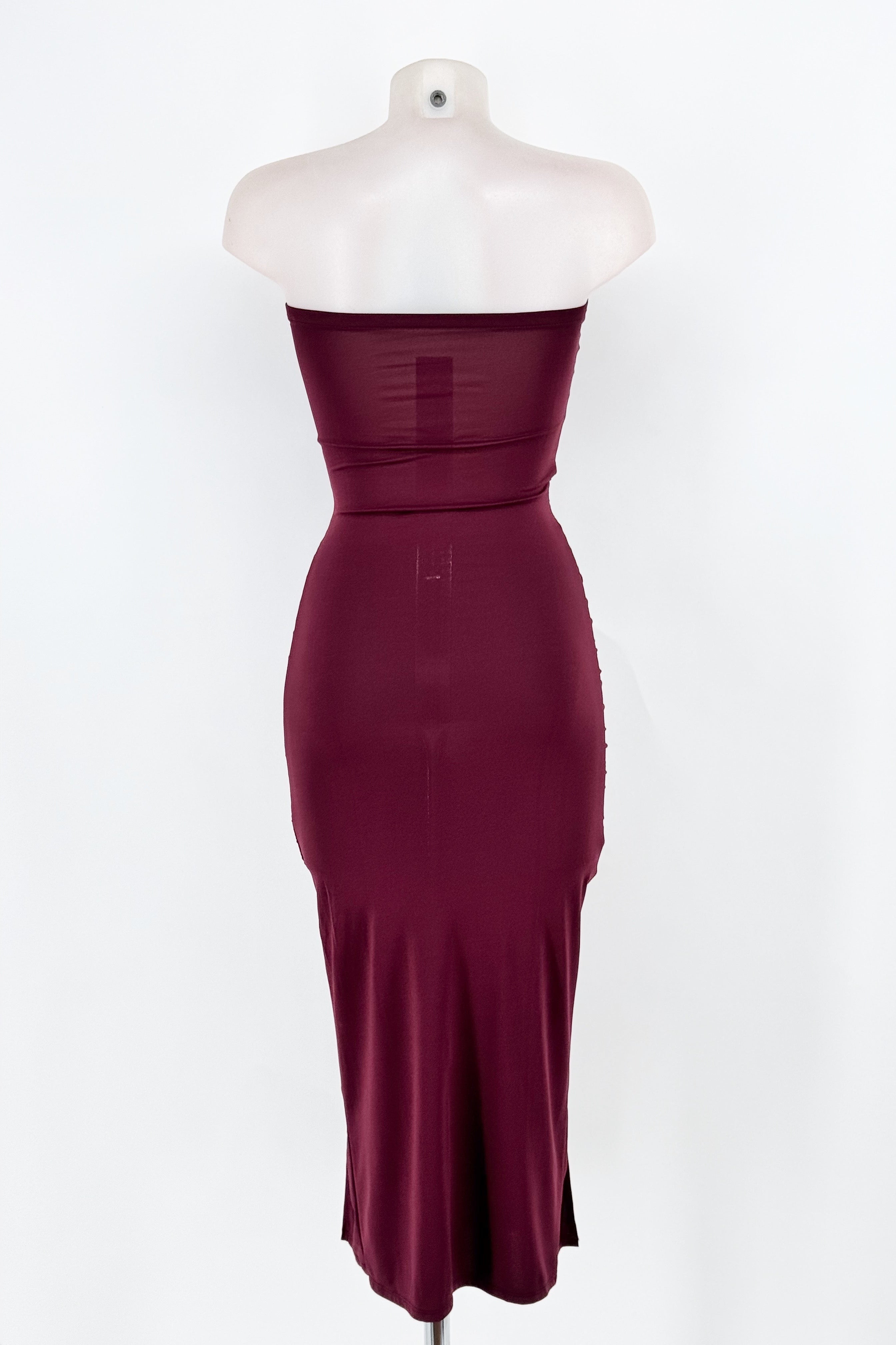 Vestido Verona burdeos de espalda