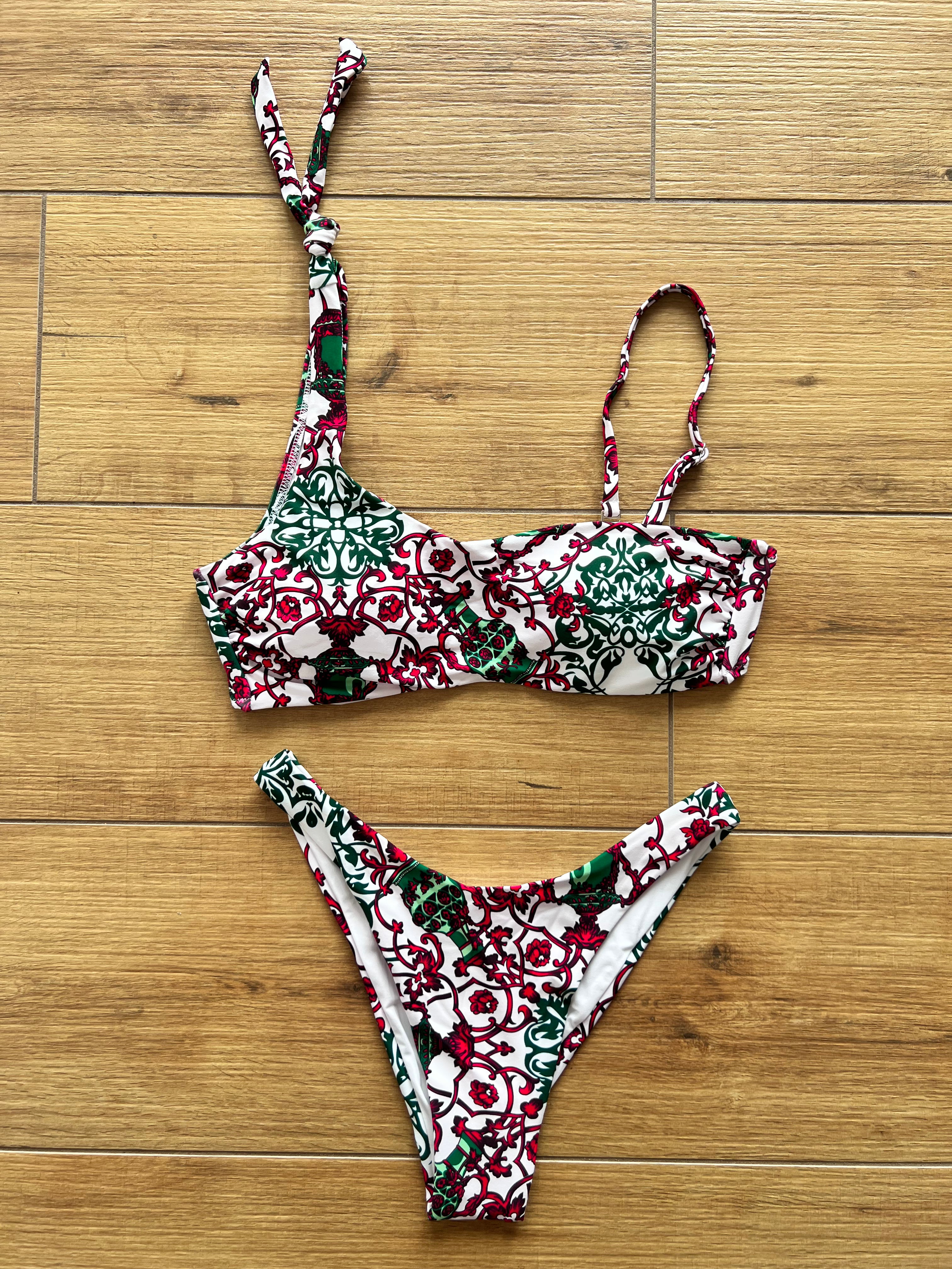 Bikini Vane