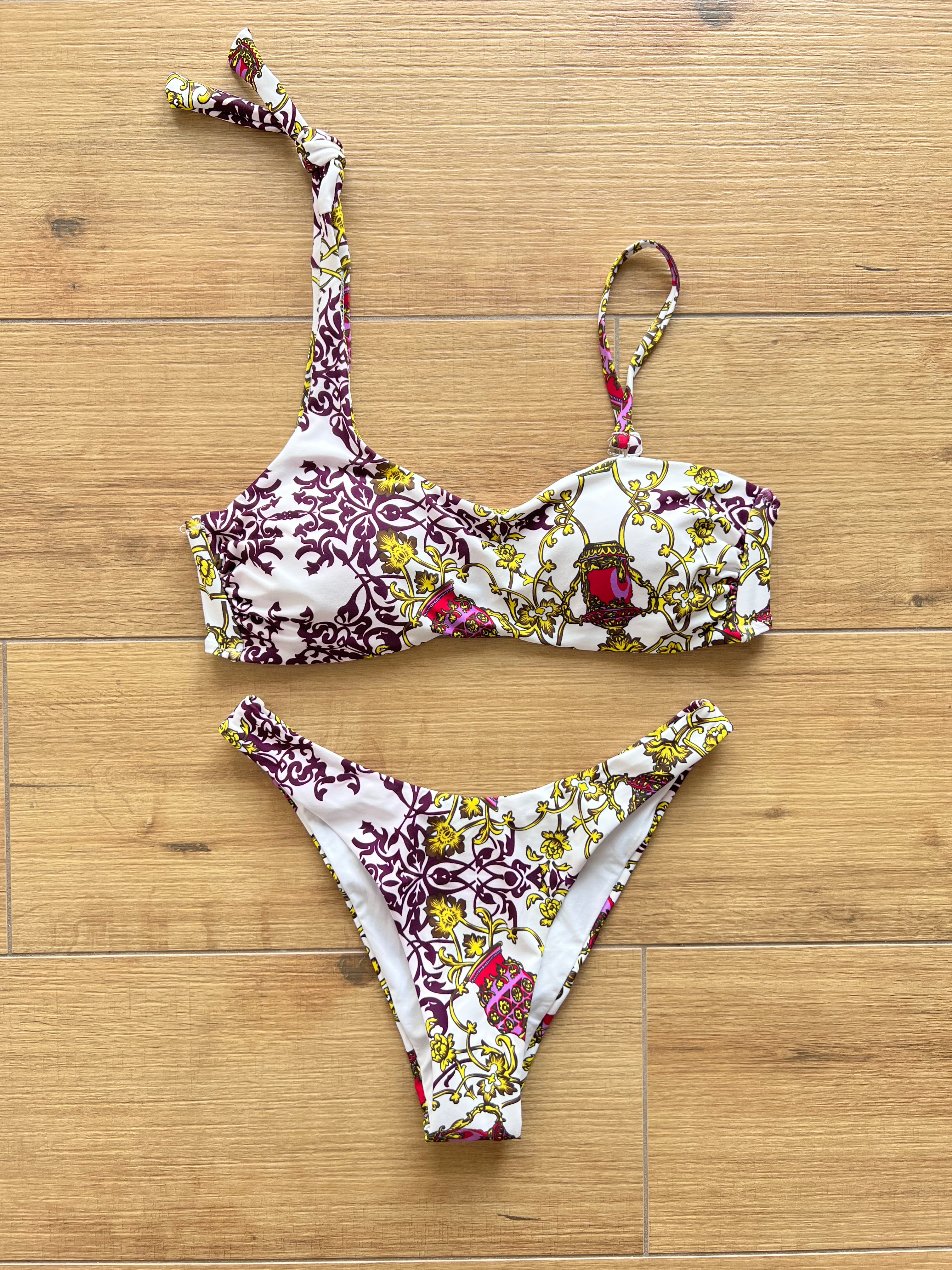 Bikini Vane